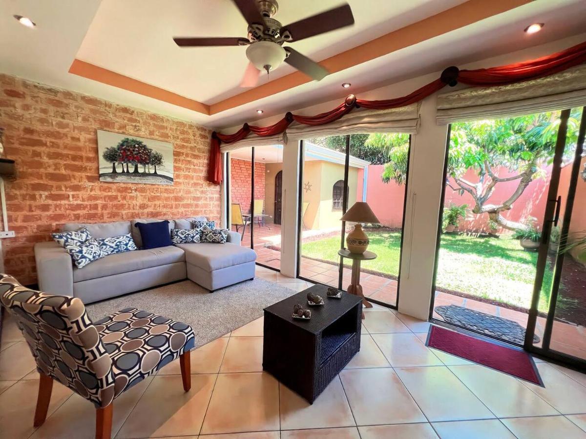 Beautiful Home W/ Backyard, Ac - Close To Airport Brasil Zewnętrze zdjęcie